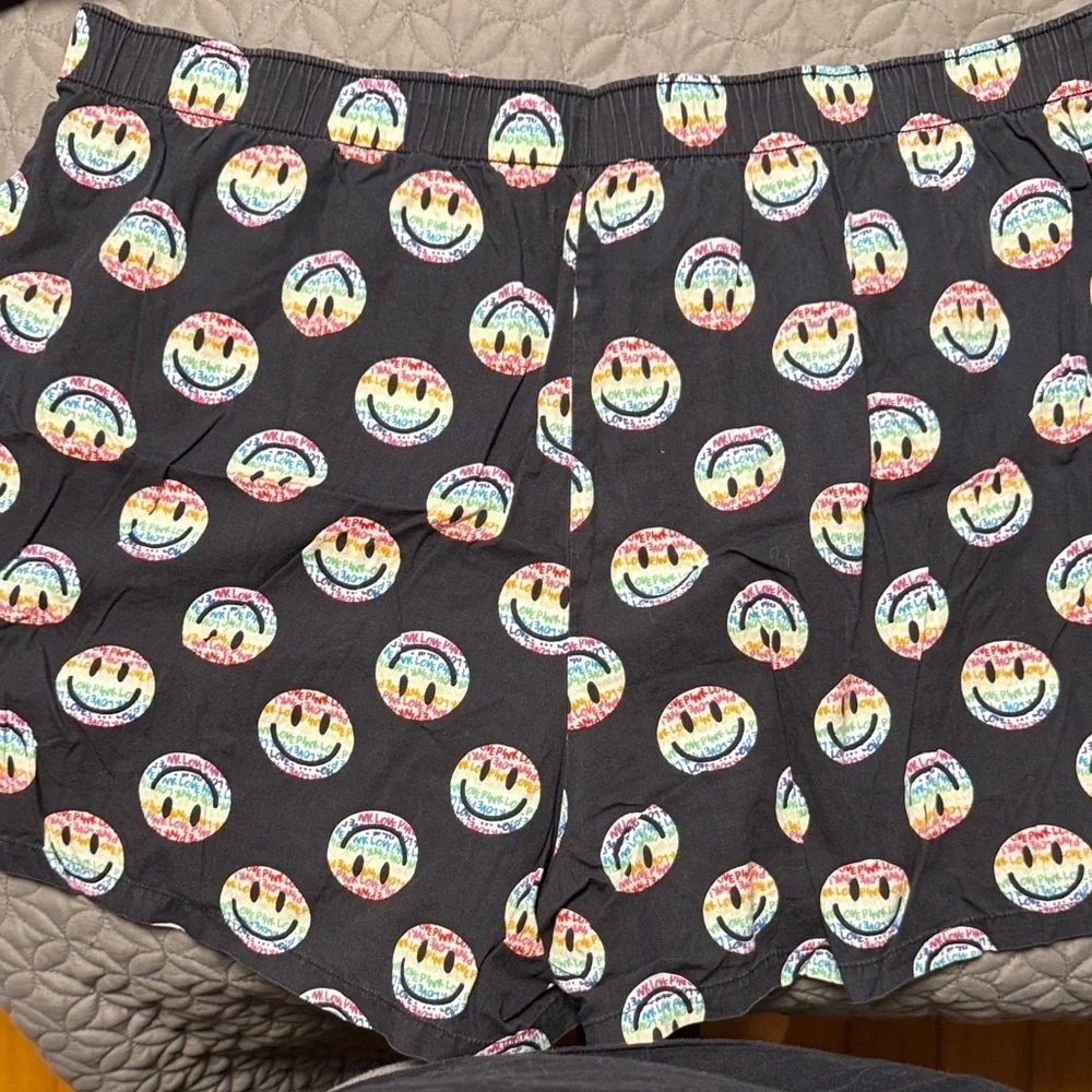 PINK Victoria’s Secret Black Rainbow Smiley Pajama Shorts XXL